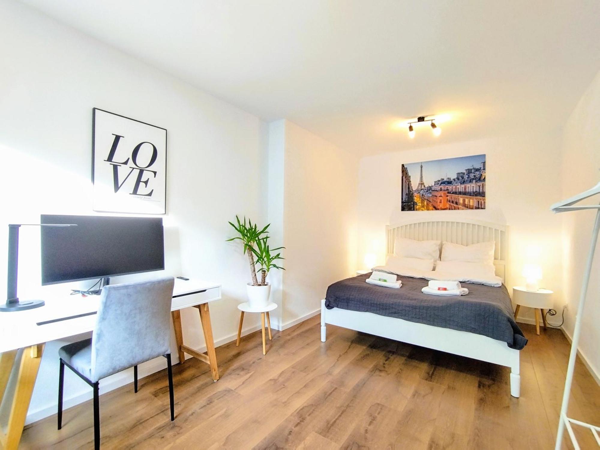 Apartment Kaiserin Sisi Fuer Bis Zu 6 - Arbeitsplatz, Badewanne, Parkplatz, Waschmaschine Dinkelsbuehl
