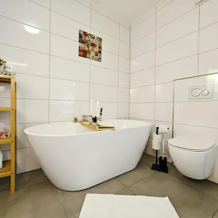 Kaiserin Sisi Fuer Bis Zu 6 - Arbeitsplatz, Badewanne, Parkplatz, Waschmaschine Dinkelsbühl Extérieur photo