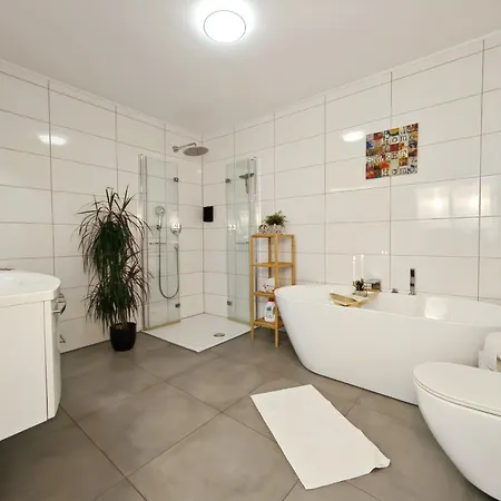 Kaiserin Sisi Fuer Bis Zu 6 - Arbeitsplatz, Badewanne, Parkplatz, Waschmaschine Dinkelsbühl Extérieur photo